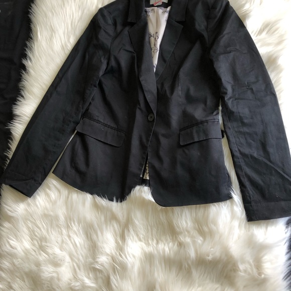 Black H&M blazer - Picture 2 of 3